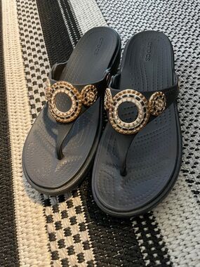 CROCS Women's Black Thong Sandal with Gold Circle Accents